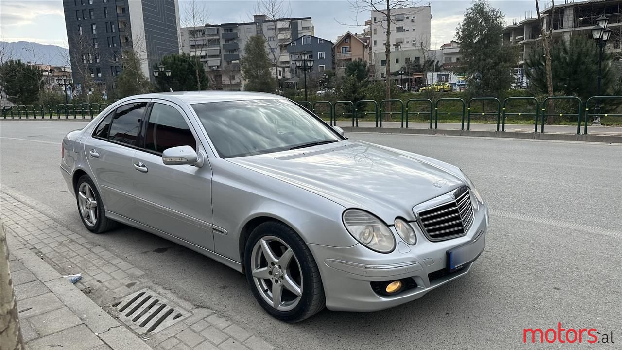 2009' Mercedes-Benz E 220 photo #2