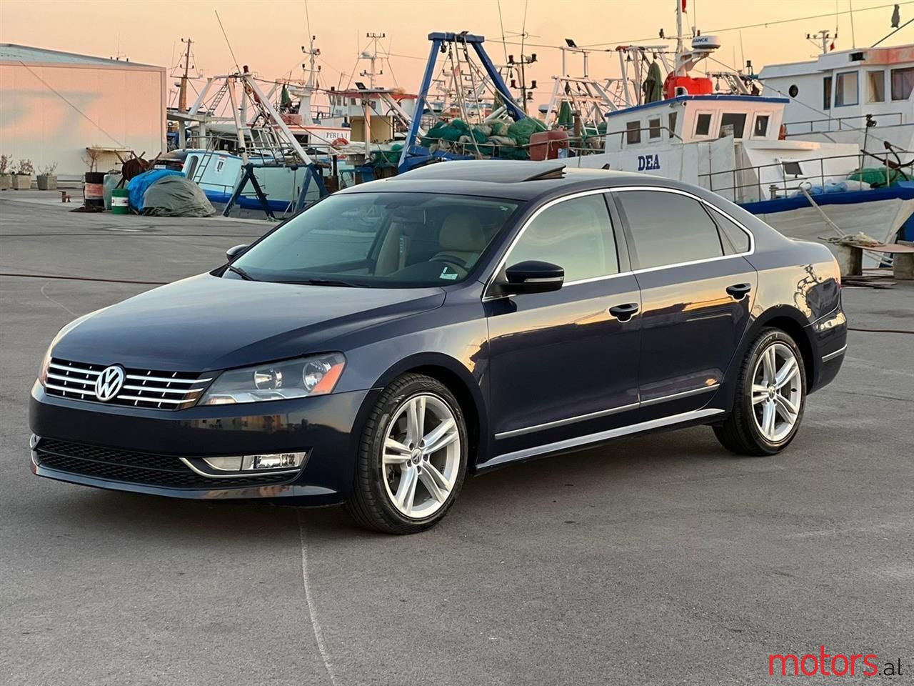 2012' Volkswagen Passat photo #2