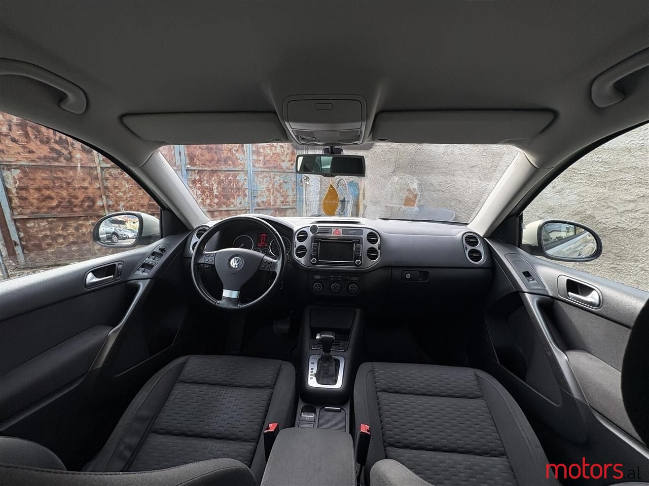 2008' Volkswagen Tiguan photo #2