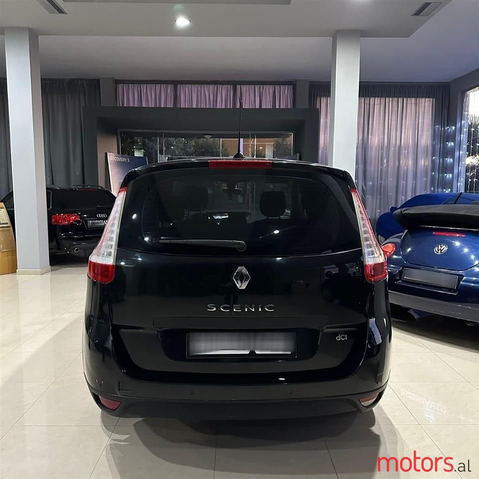 2010' Renault Grand Scenic photo #4