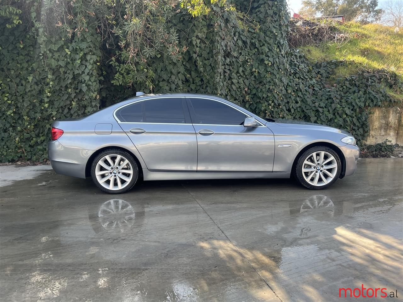 2012' BMW 520 photo #6