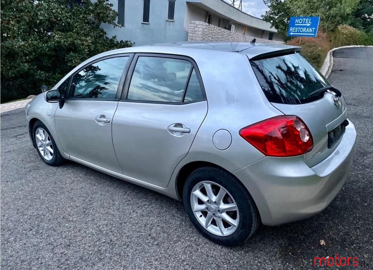 2008' Toyota Auris photo #2