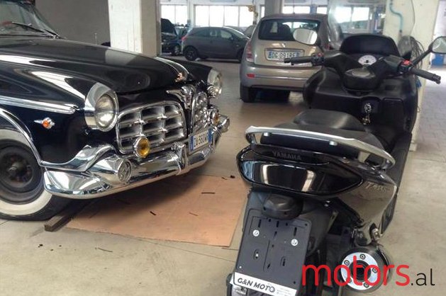 2001' Yamaha TMAX photo #2