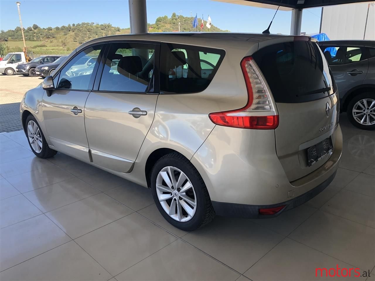 2009' Renault Scenic photo #6