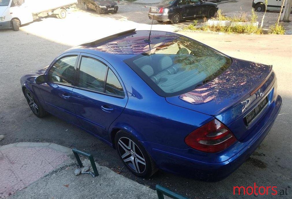 2006' Mercedes-Benz E 220 photo #2