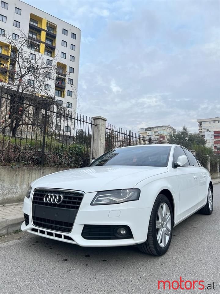 2012' Audi A4 photo #1