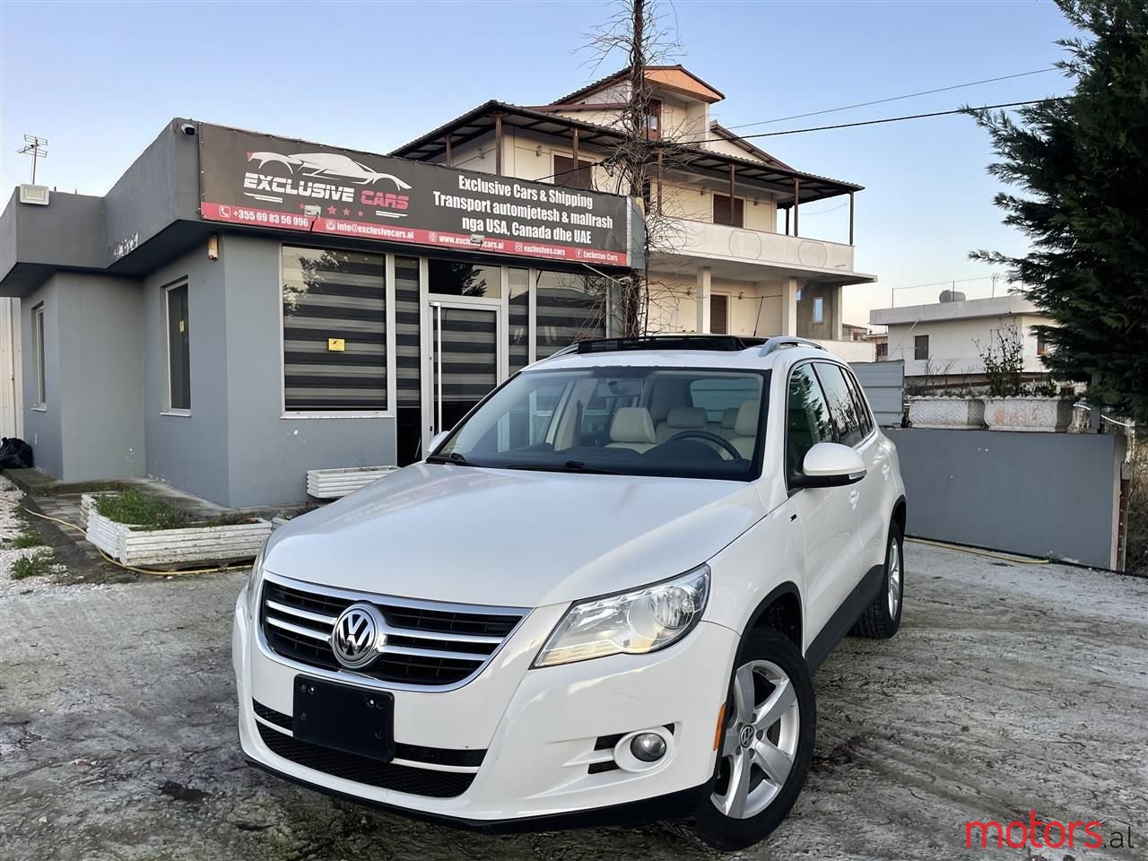 2010' Volkswagen Tiguan photo #1