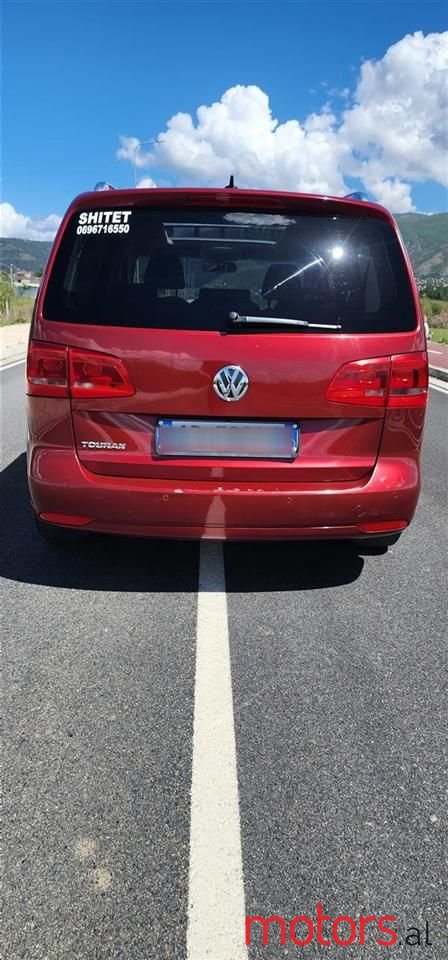 2012' Volkswagen Touran photo #2