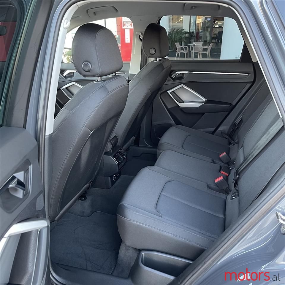 2018' Audi Q3 photo #6