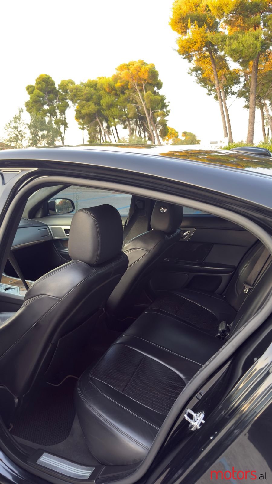 2012' Jaguar XF photo #5