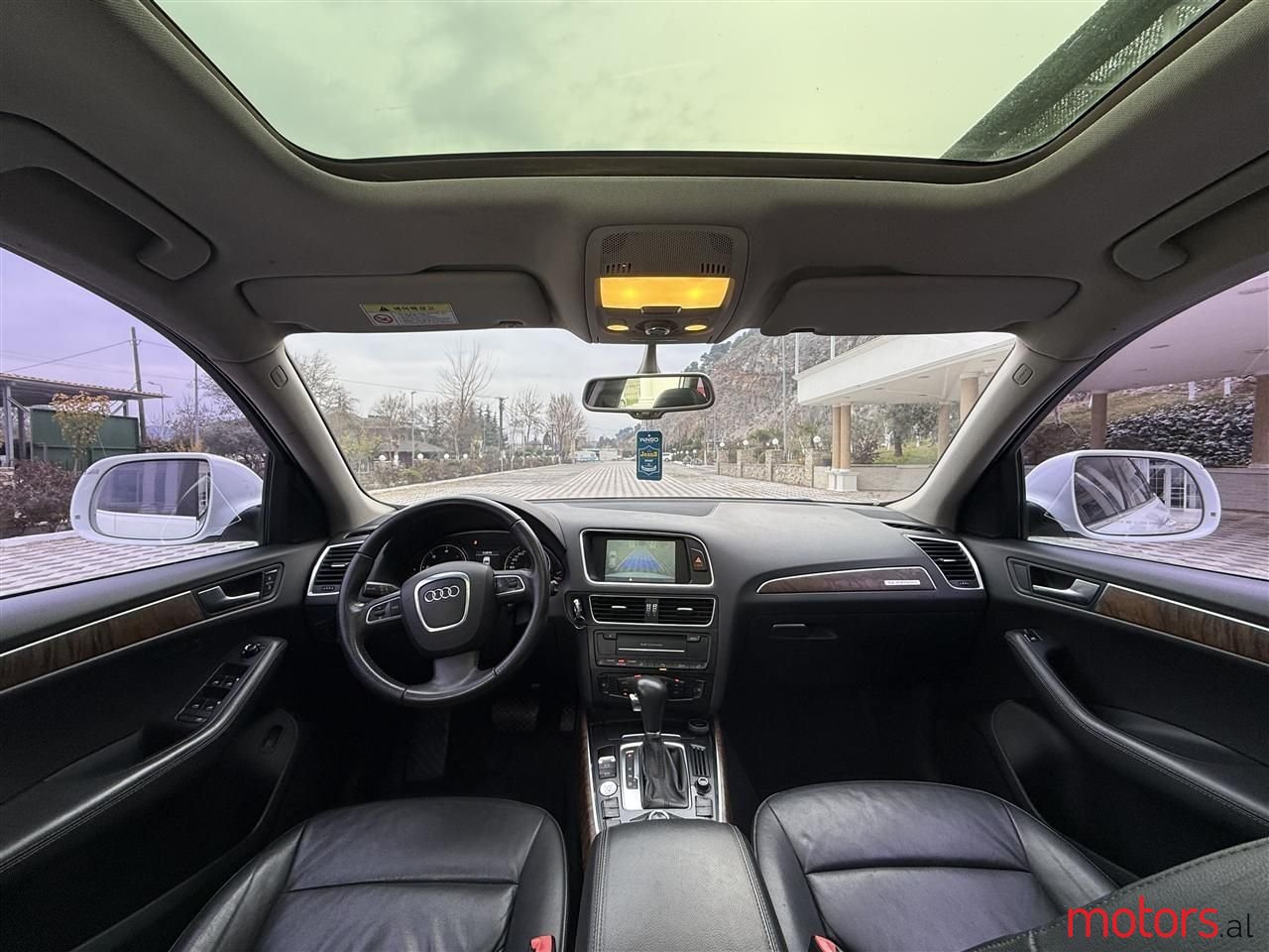 2010' Audi Q5 photo #5