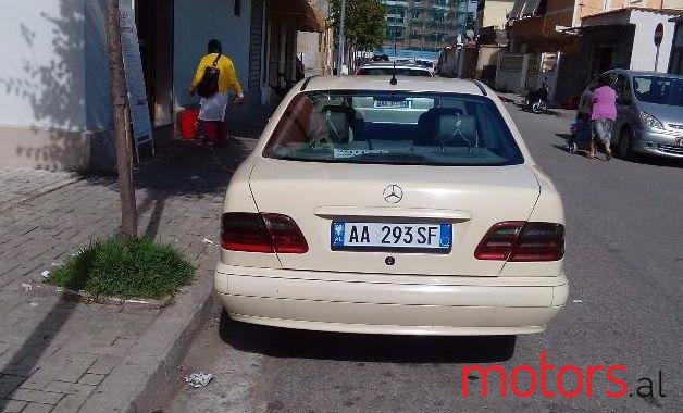 2000' Mercedes-Benz E-Class photo #1