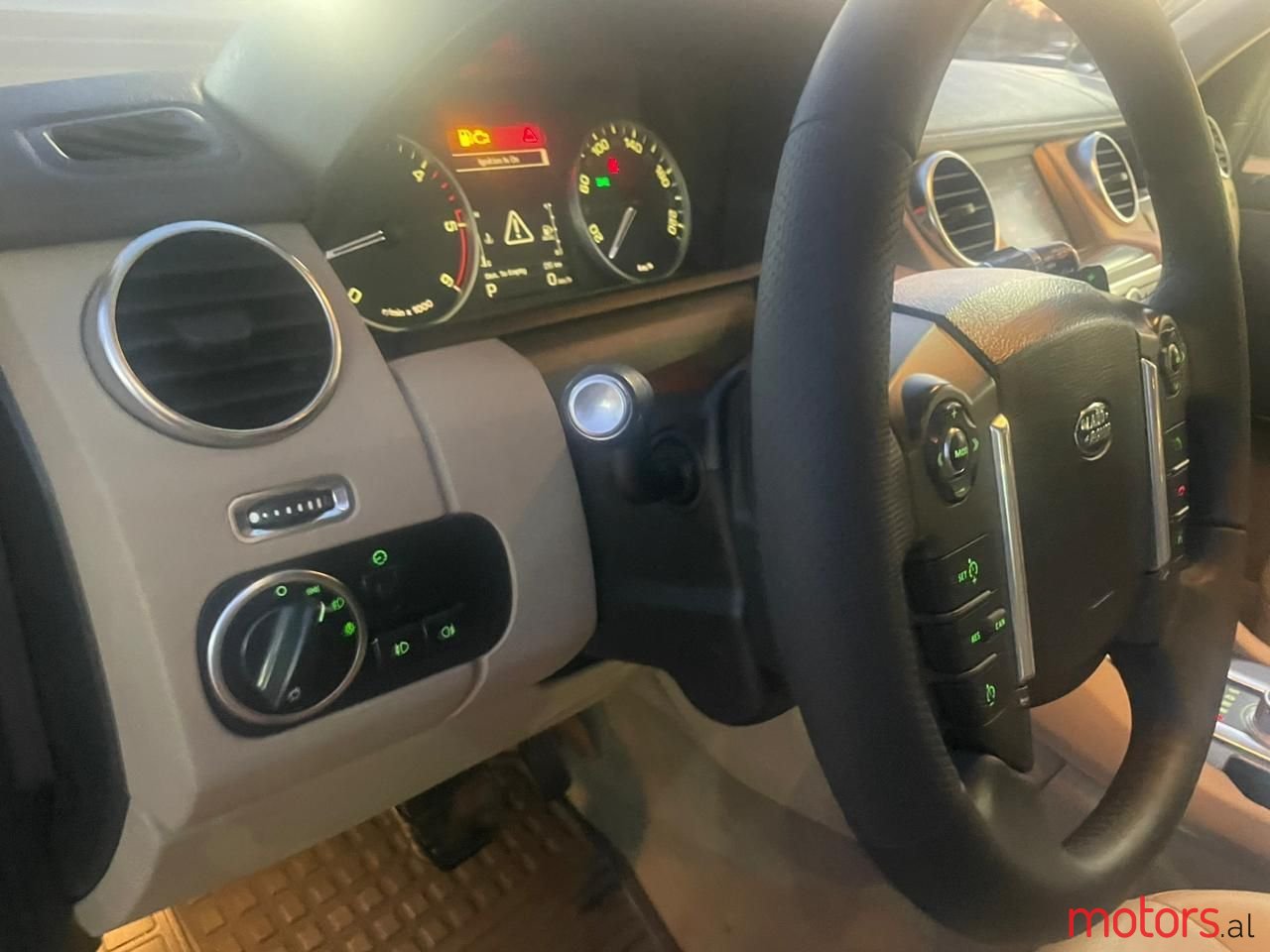 2011' Land Rover Discovery photo #6