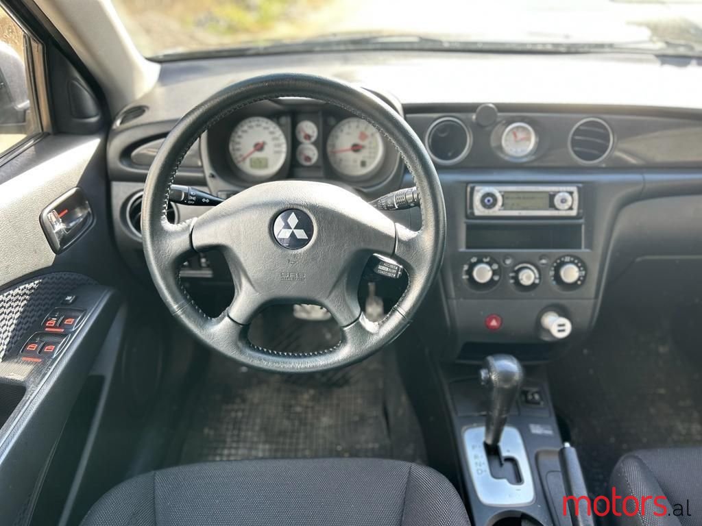 2006' Mitsubishi Outlander photo #6