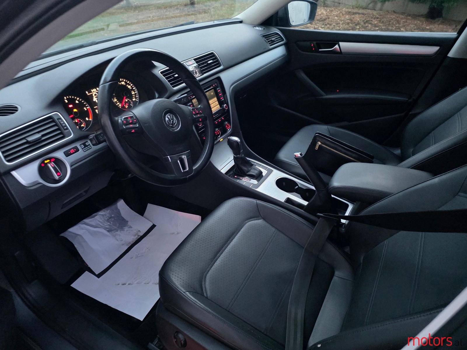2013' Volkswagen Passat photo #4