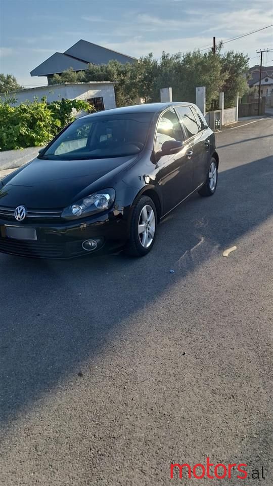 2011' Volkswagen Golf photo #3