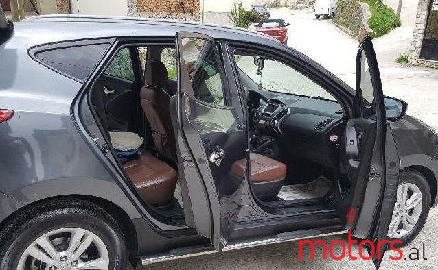 2012' Hyundai Lantra photo #1