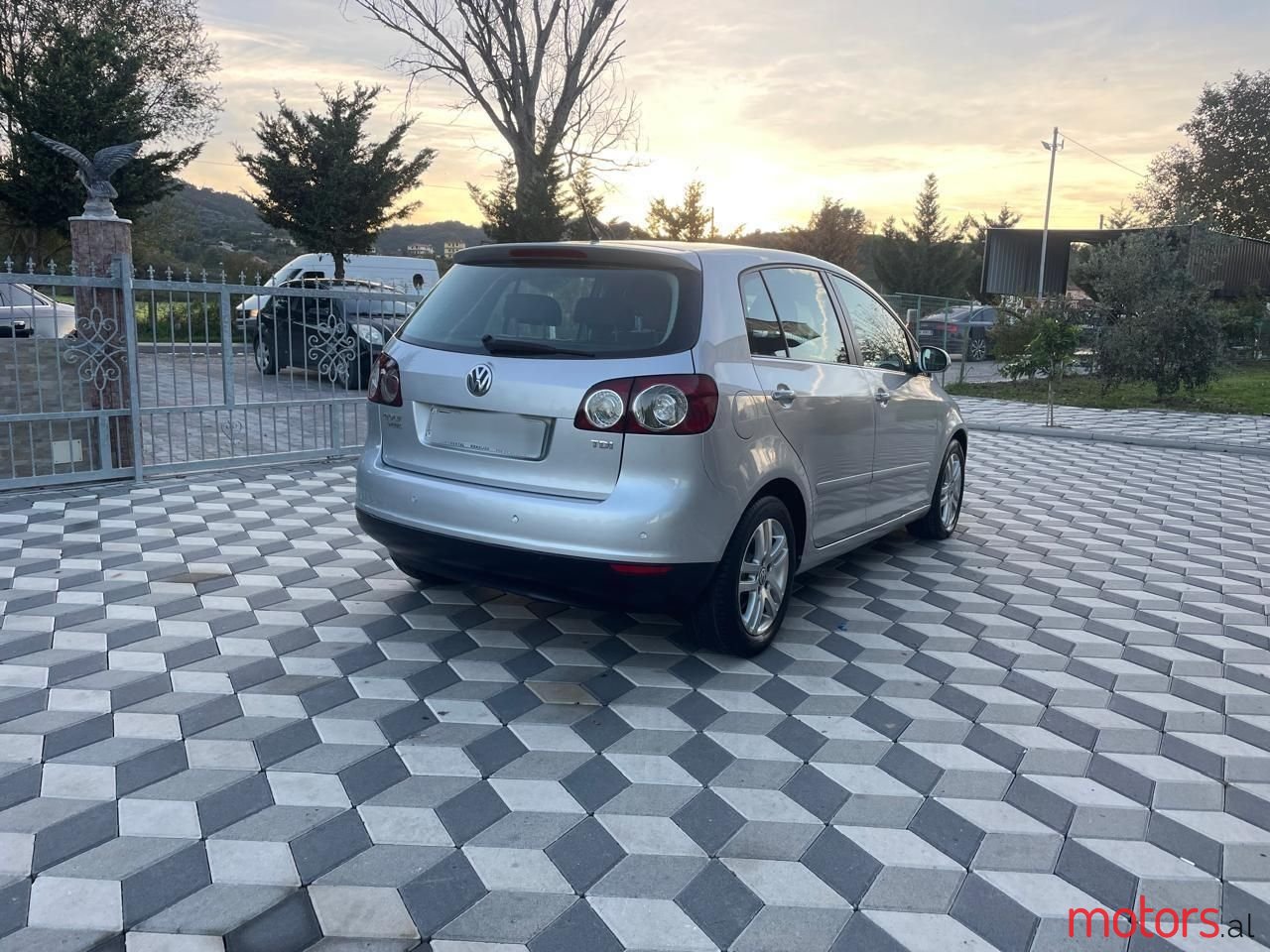 2008' Volkswagen Golf Plus photo #6