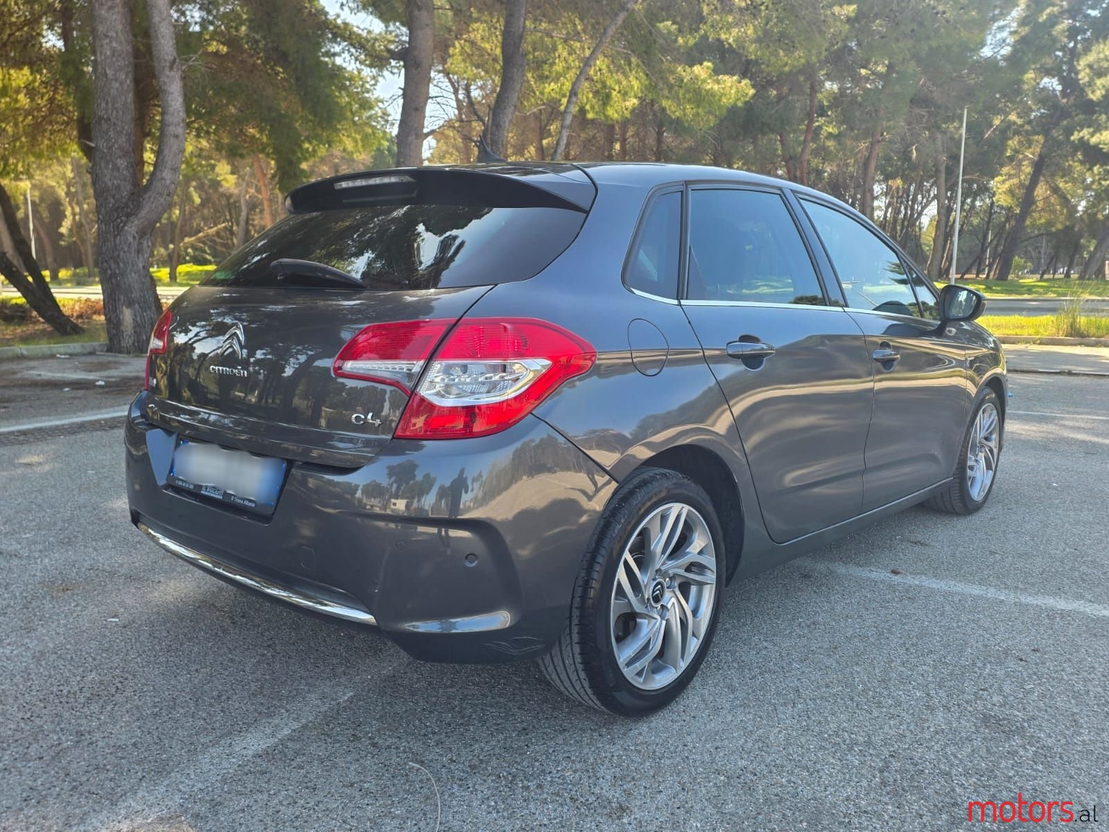 2011' Citroen C4 photo #2