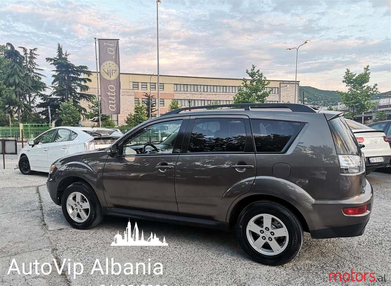 2013' Mitsubishi Outlander photo #4