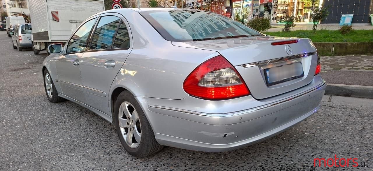 2008' Mercedes-Benz E 200 photo #4