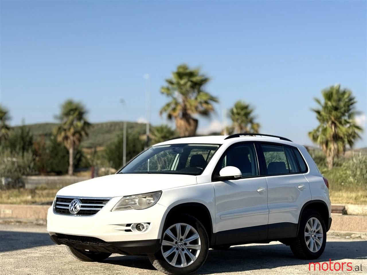 2009' Volkswagen Tiguan photo #1