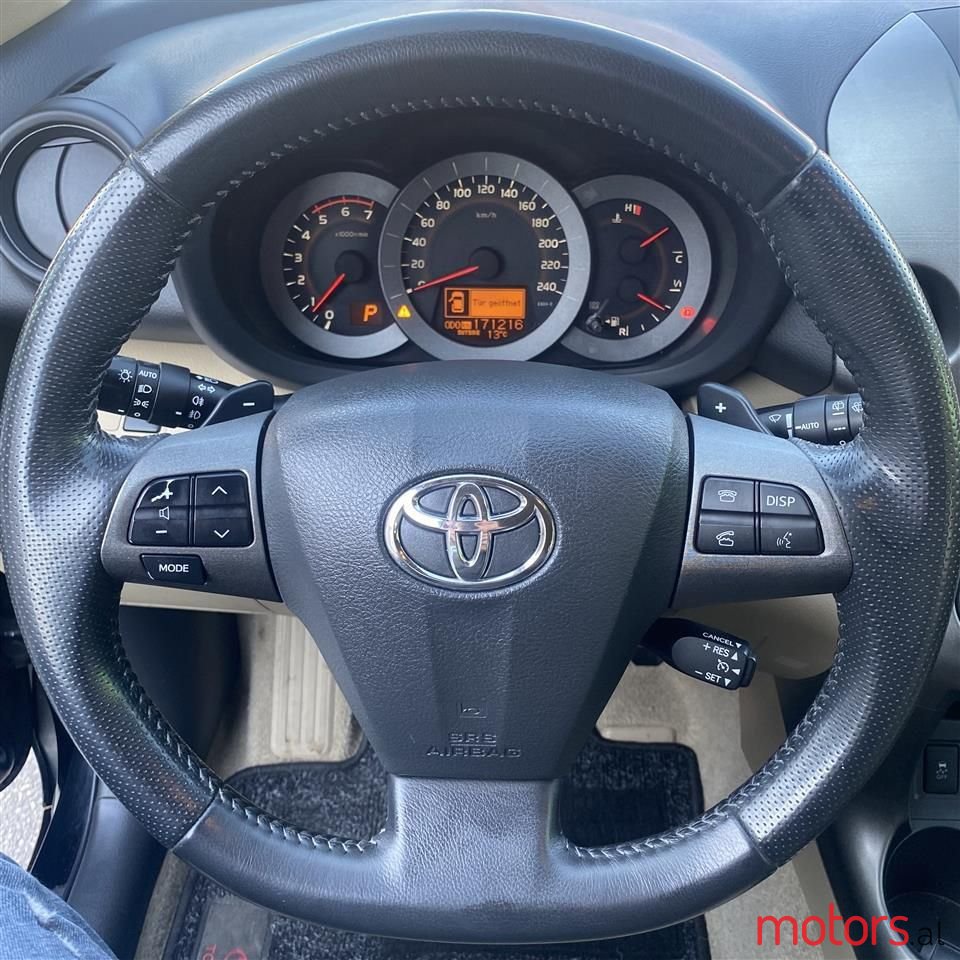 2011' Toyota RAV4 photo #4