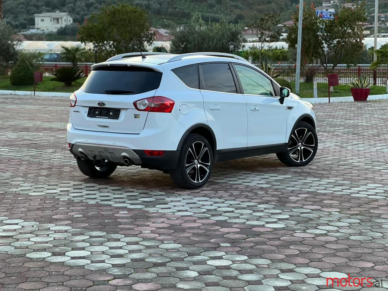2011' Ford Kuga photo #3