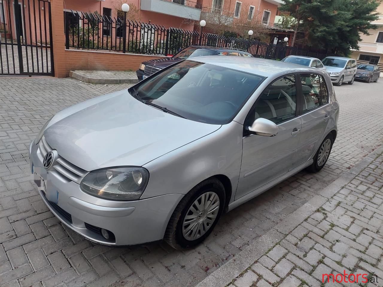 2005' Volkswagen Golf photo #2