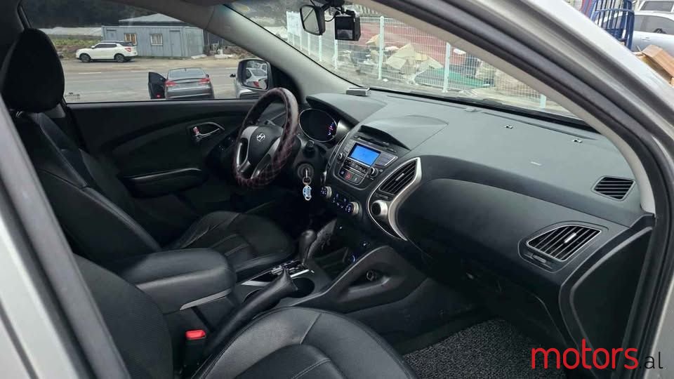 2012' Hyundai Tucson photo #6