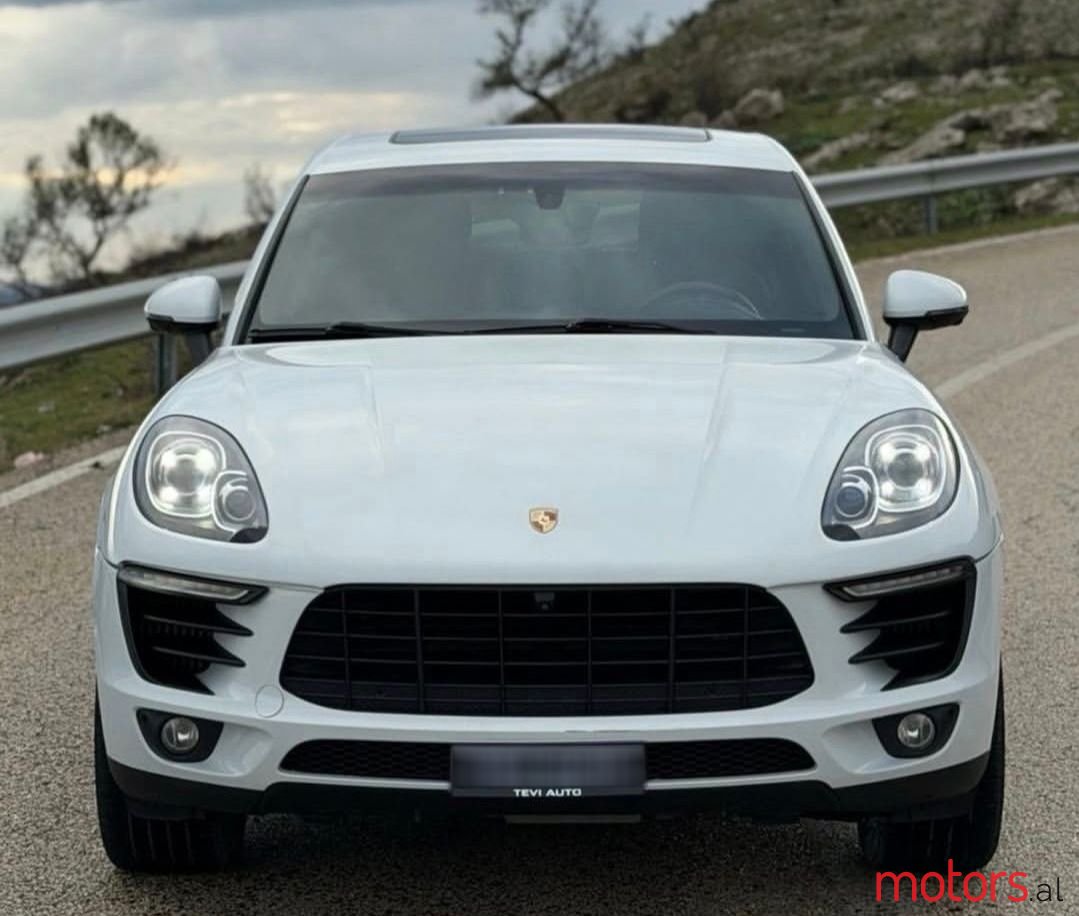 2016' Porsche Macan photo #2