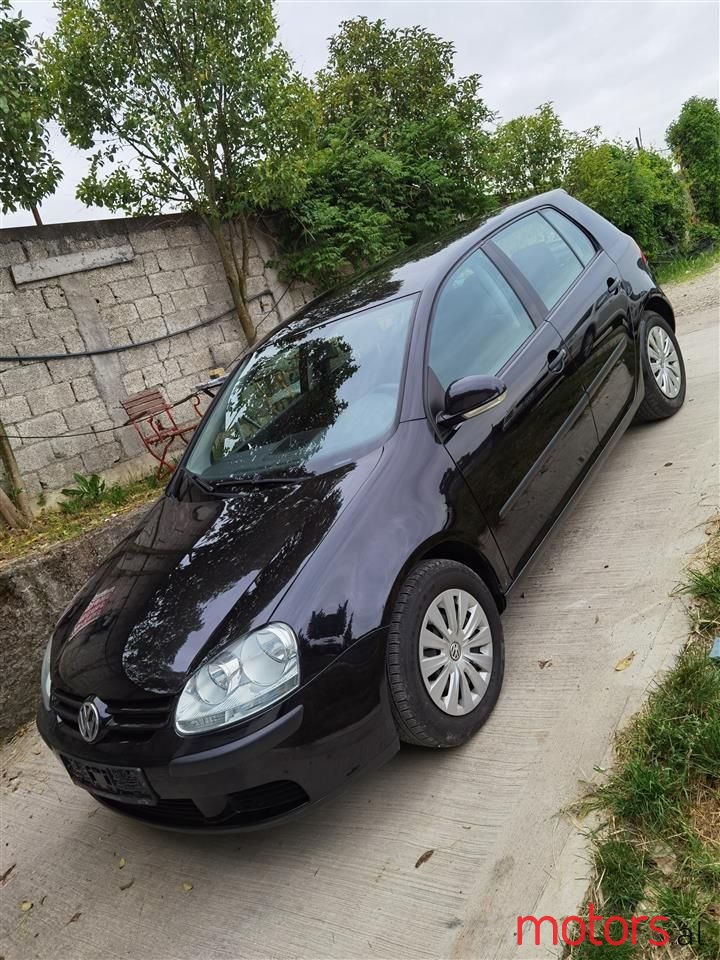 2005' Volkswagen Golf photo #2