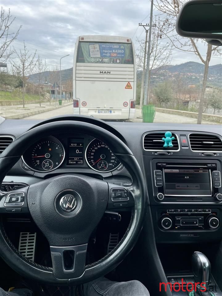 2012' Volkswagen Golf photo #6