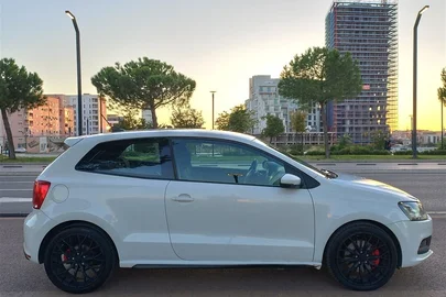 2011' Volkswagen Polo