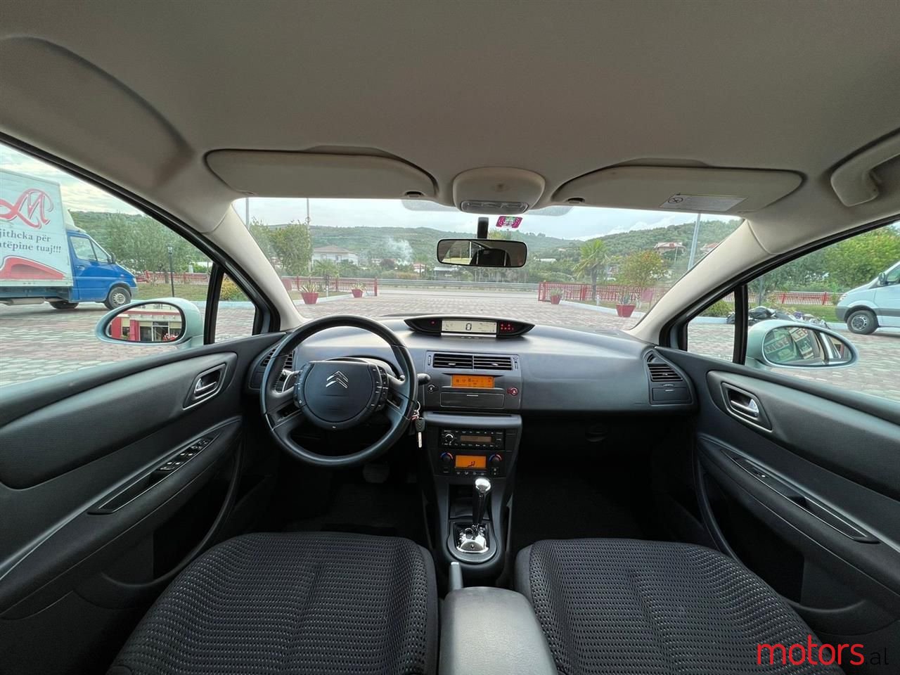 2009' Citroen C4 photo #6