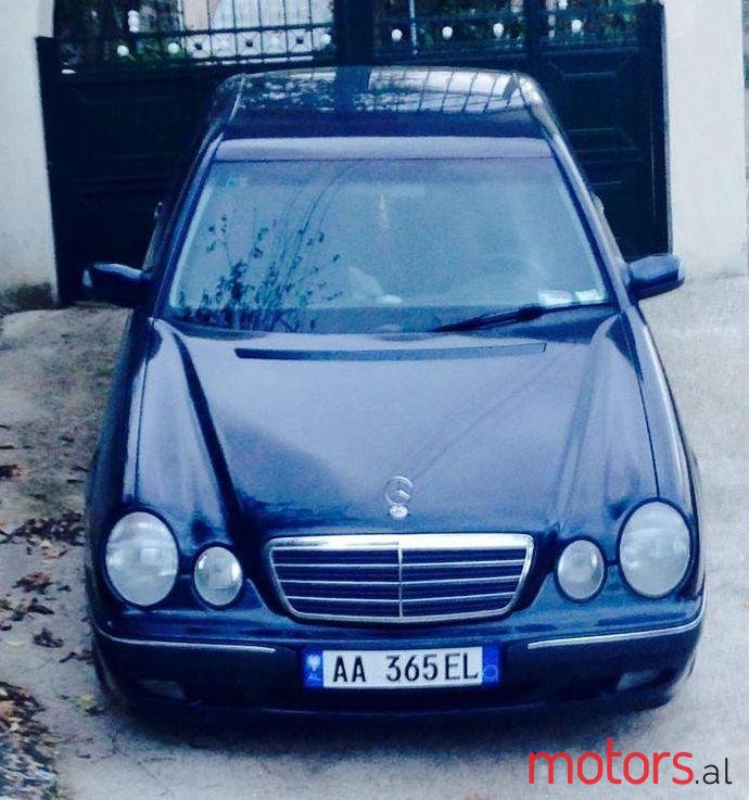 2001' Mercedes-Benz E 200 photo #1