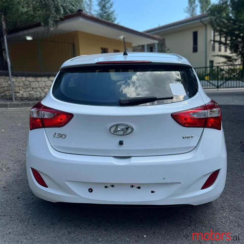 2010' Hyundai i30 photo #3