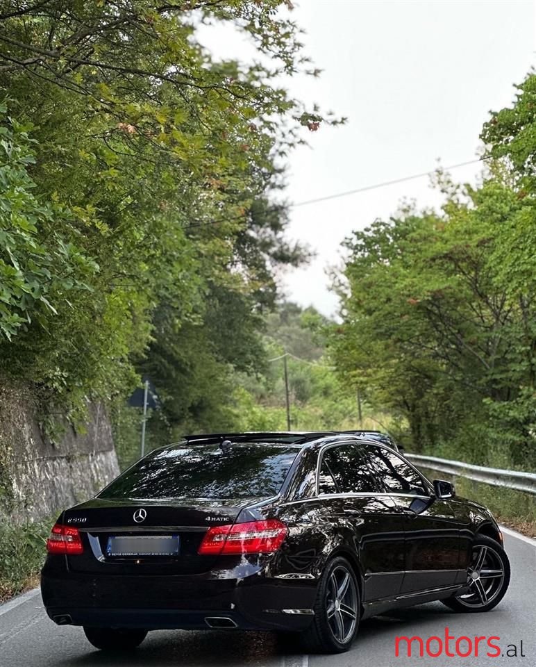 2011' Mercedes-Benz E 55 AMG photo #2
