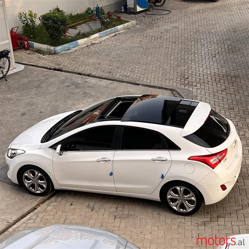 2012' Hyundai i30 photo #6