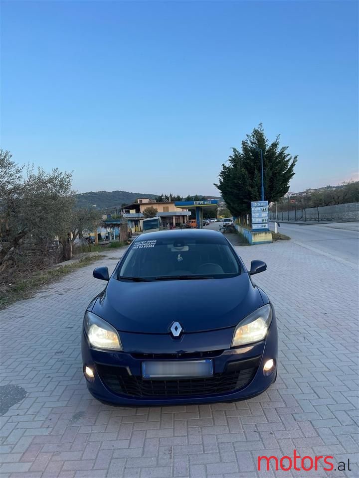 2010' Renault Megane photo #6