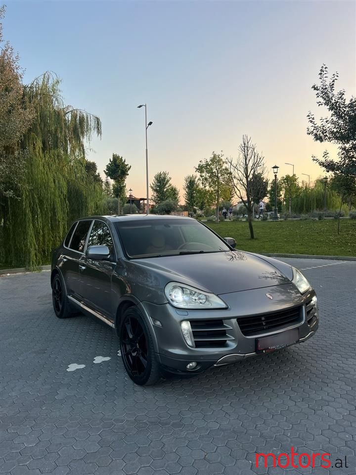 2007' Porsche Cayenne photo #1