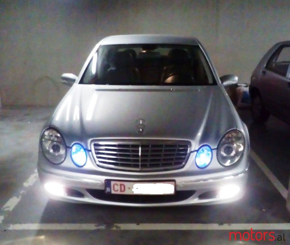 2006' Mercedes-Benz 220E photo #2