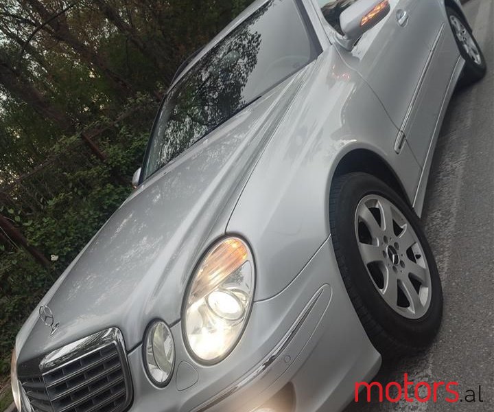 2008' Mercedes-Benz E 200 photo #2