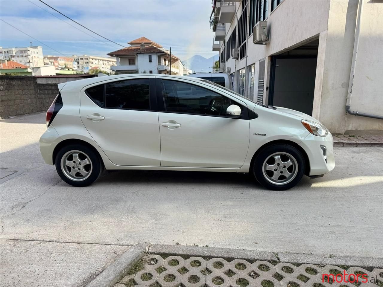 2015' Toyota Prius photo #3