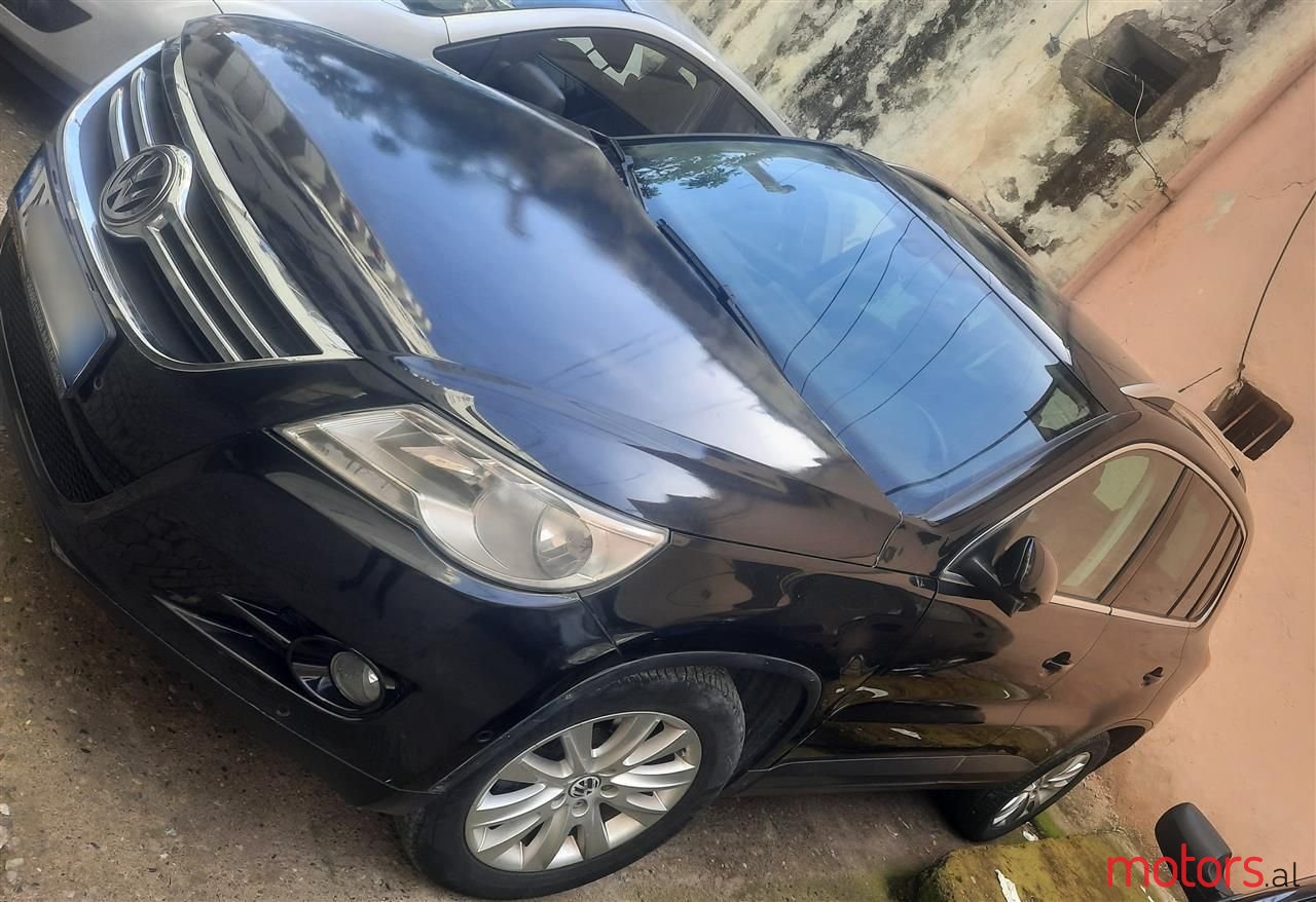 2009' Volkswagen Tiguan photo #6