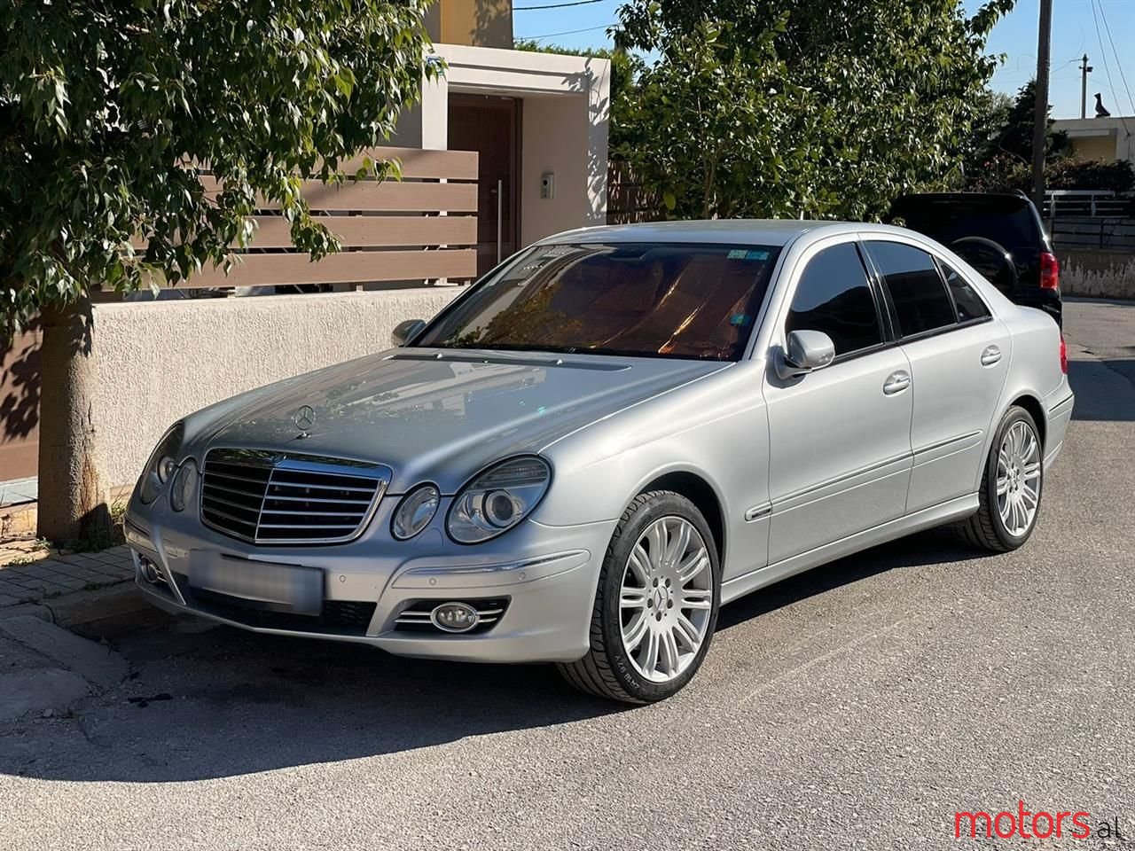 2008' Mercedes-Benz 320 photo #3