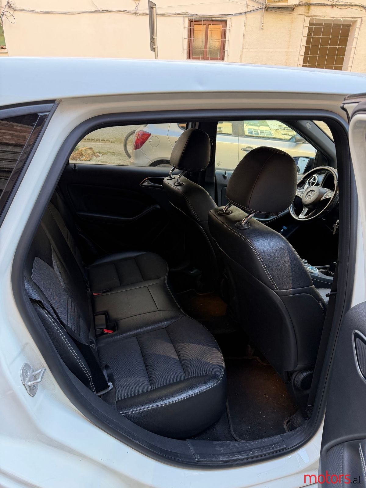 2015' Mercedes-Benz B 180 photo #4