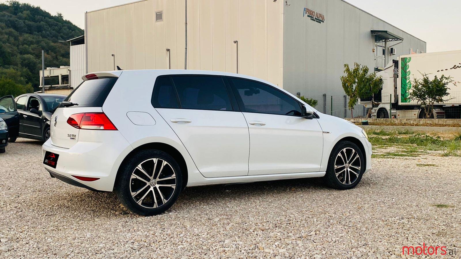 2015' Volkswagen Golf photo #3