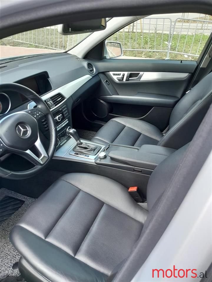 2013' Mercedes-Benz C 220 photo #3