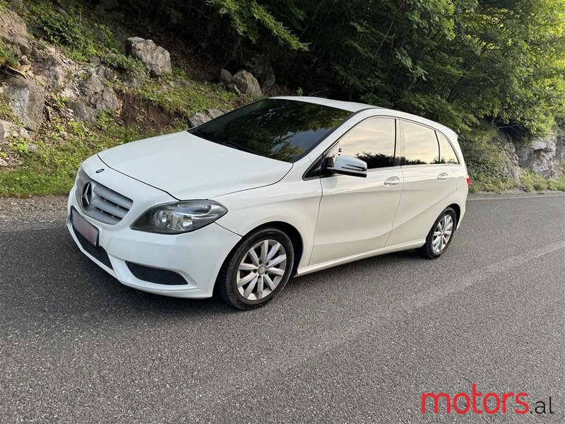 2013' Mercedes-Benz B 200 photo #2